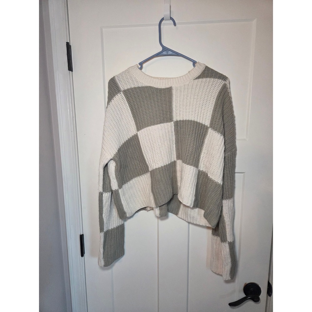 Moon & Madison Sage Green Cream Checkerboard Cropped Knit Sweater Medium